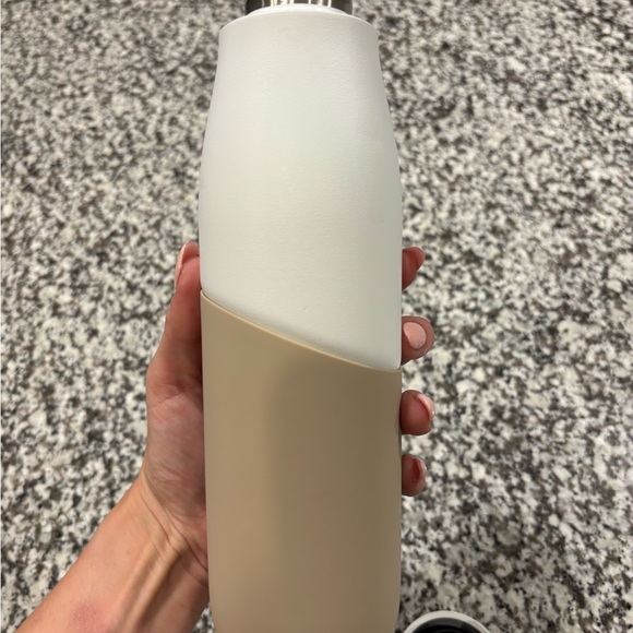 LARQ Terra Self Cleaning Bottle 24oz - Picture 5 of 8